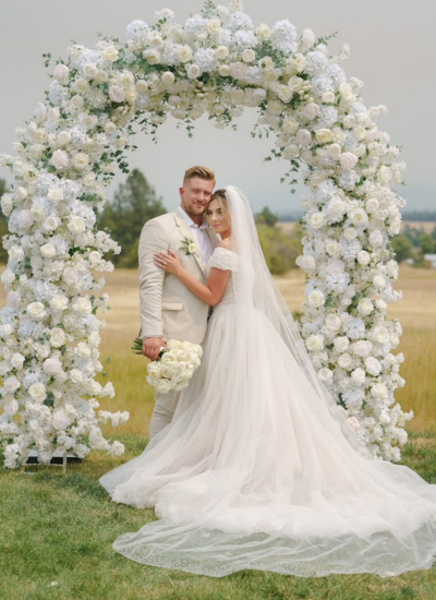 Spokane wedding venue with luxury flowers and outdoor wedding spaces
