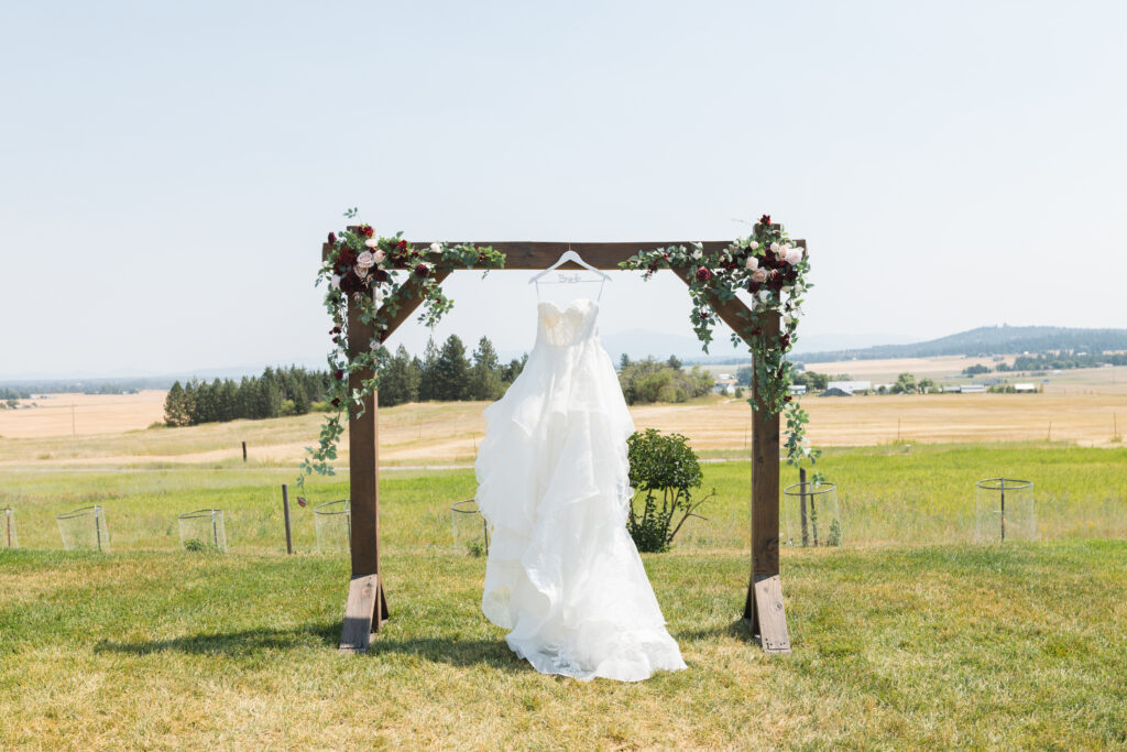 Things to do in Spokane In May 7 Spokane wedding venue with bride and groom wedding photography in lavender fields