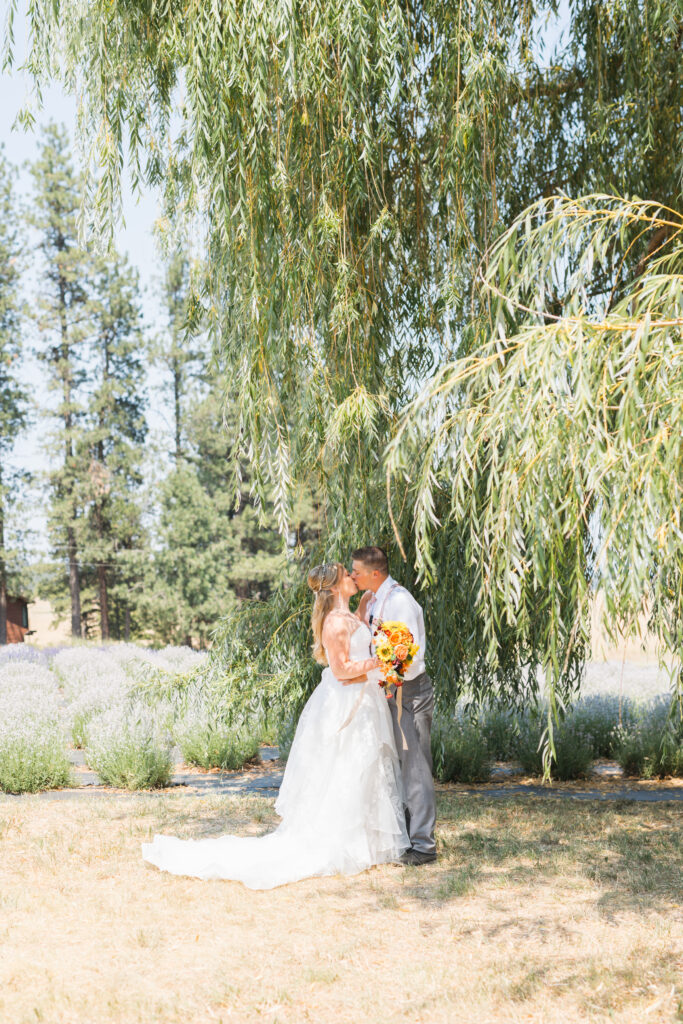 Wedding Reception Table Décor Trends 11 Spokane Wedding Venue bride and groom photography session