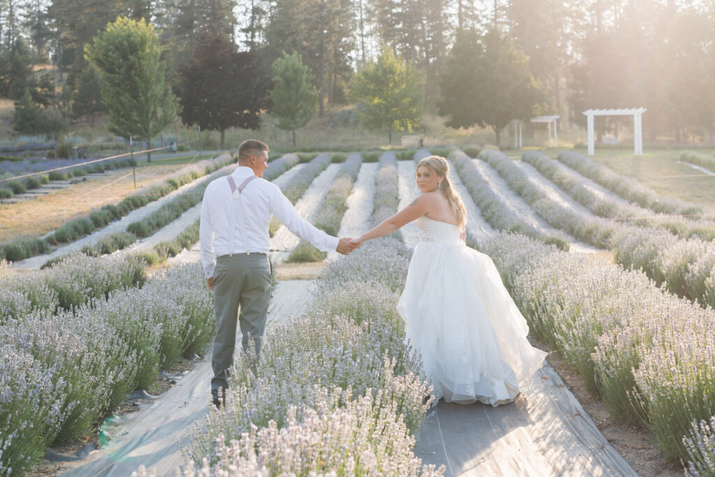 Wedding Reception Table Décor Trends 9 Spokane Wedding Venue bride and groom photography session