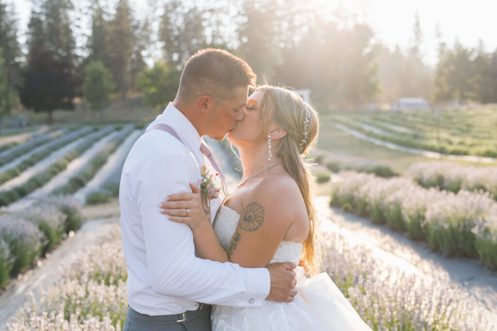 Pros & Cons of Holiday Weddings 2026