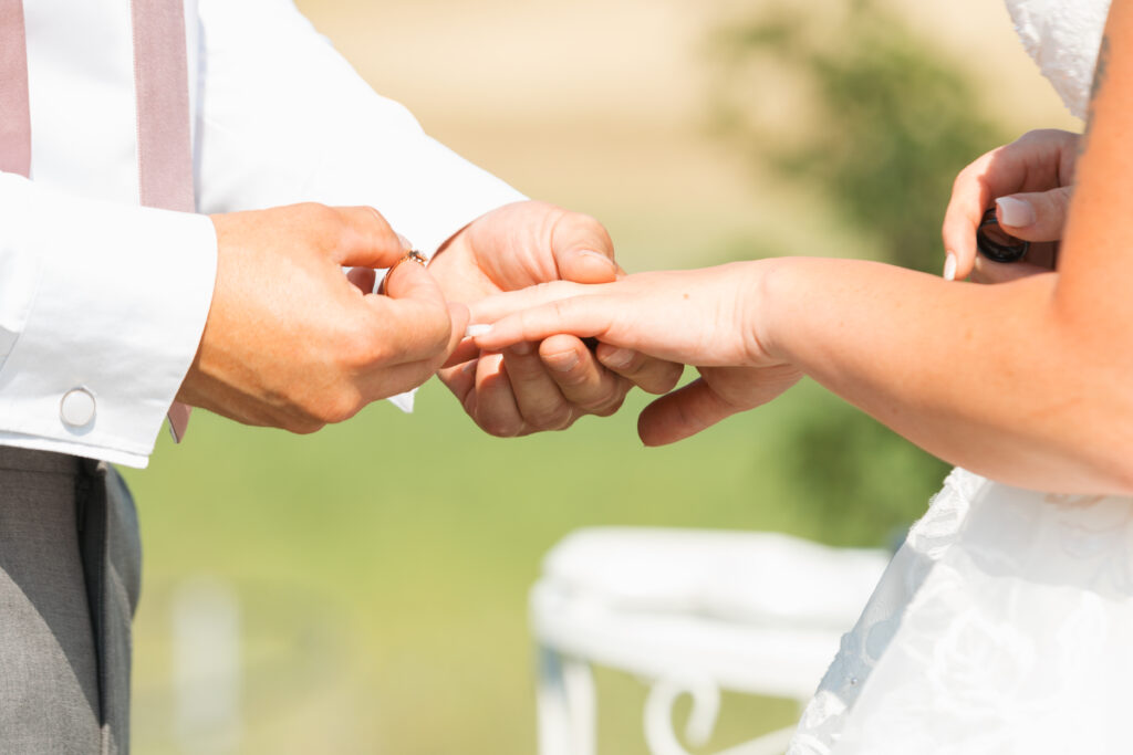 Promise Ring vs Engagement Ring 5 Promise Ring vs Engagement Ring