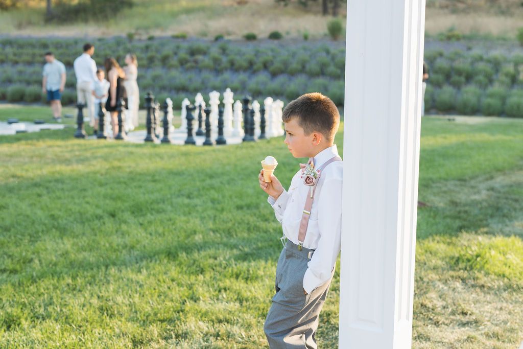 Spokane wedding venue featuring garden weddings with elegant outdoor wedding spaces. 