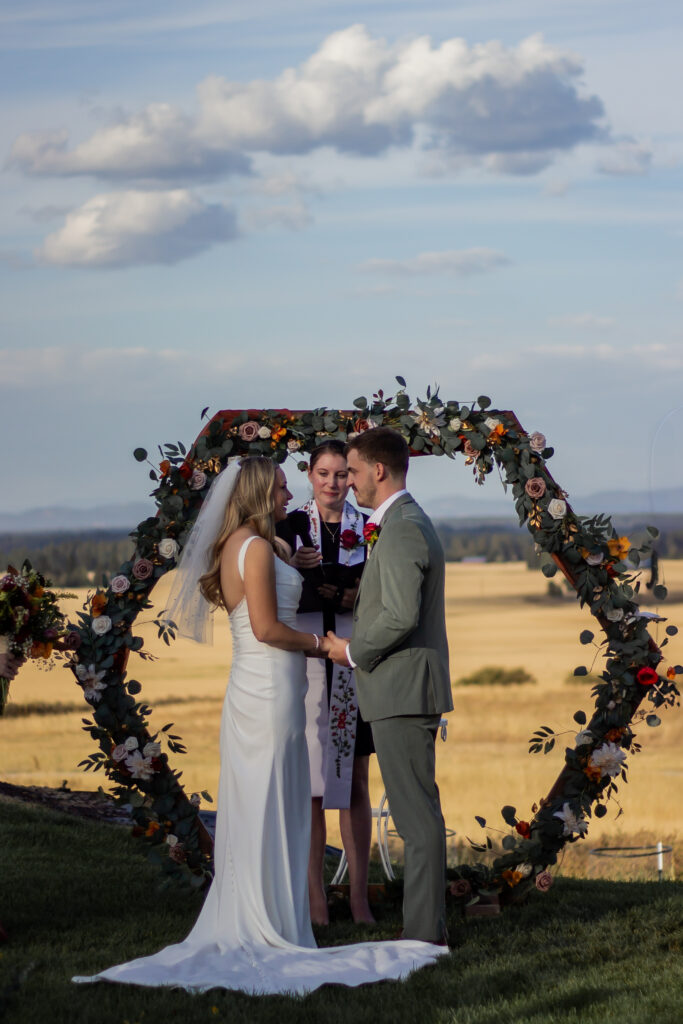 Garden wedding venue with outdoor ceremony, mountain views and indoor receptions