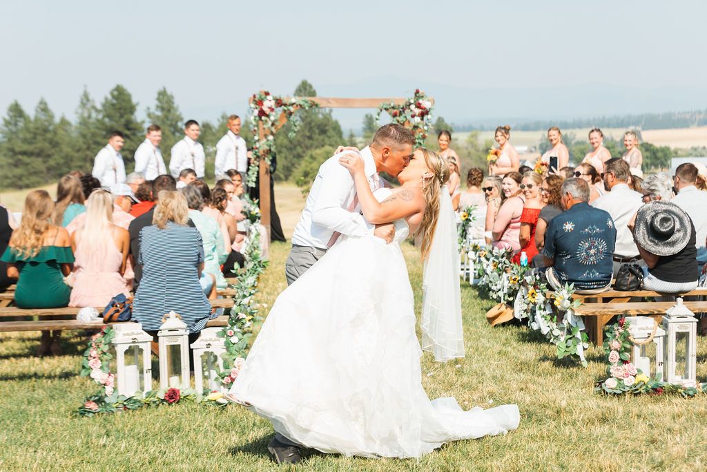 10 FAQs About Wedding Guest Lists & Spokane Weddings