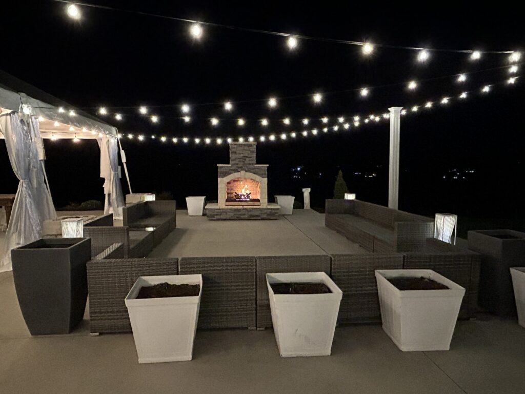 Cocktail hour at a beautiful, garden wedding venue near Spokane