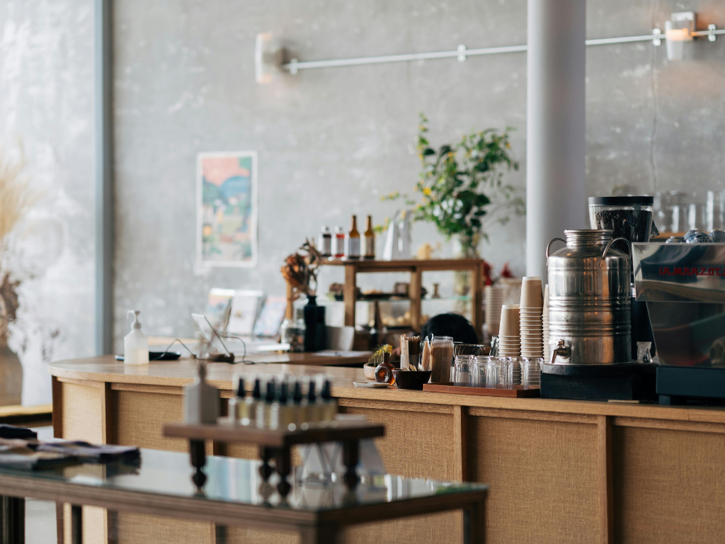 Built with walkability in mind, the Kendall Yards neighborhood features restaurants, coffee shops, boutique retail, public art, scenic river overlooks, and the Centennial Trail connecting directly to downtown.